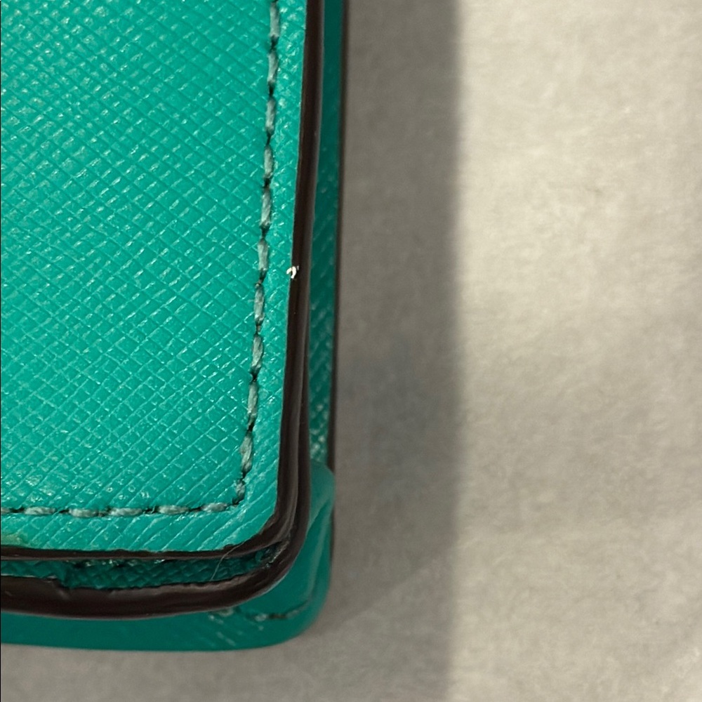 Coach Green Saffino leather ID Wallet - Picture 5 of 5